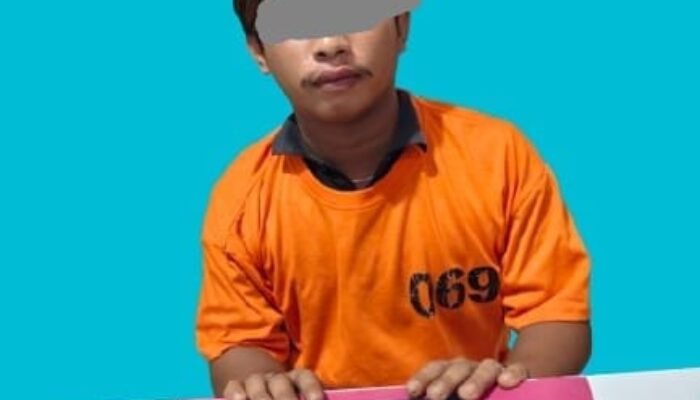 DIGEREBEK DI KOS JALAN CINTA DAMAI, PRIA 24 TAHUN DIAMANKAN BERSAMA GANJA